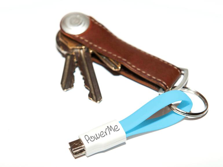 Immer dabei: Stromkabel kann man nie genug haben. Dieses passt sogar an den Schlüsselbund.