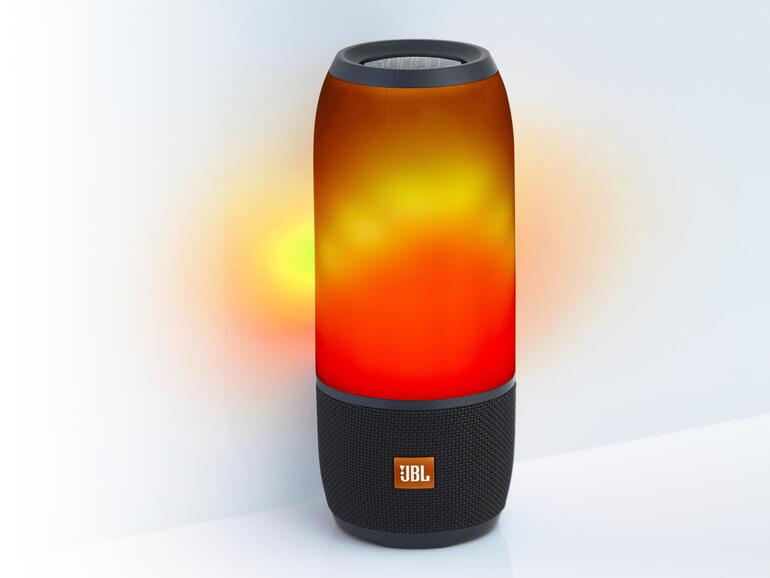 Gute Musik am und im Pool gefällig? Mit dem wasserdichten JBL Pulse 3 kein Problem!