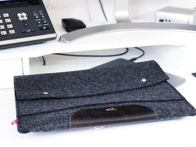 Wollfilz statt Kunstfaster: Hampshire von Pack & Smooch.