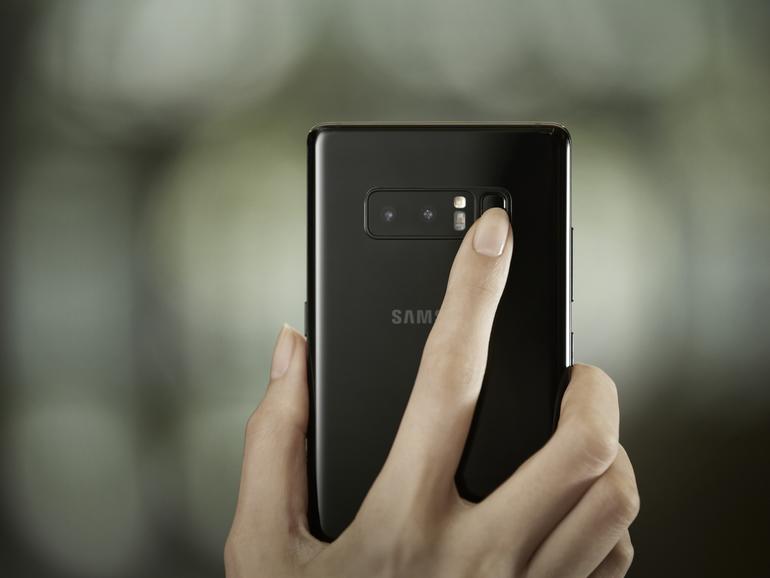 Der Fingerabdrucksensor beim Galaxy Note 8 ist eher unglücklich auf der Rückseite neben der Kamera angebracht