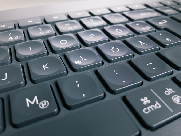 Die Tasten der Logitech Craft sind nach innen gewölbt.