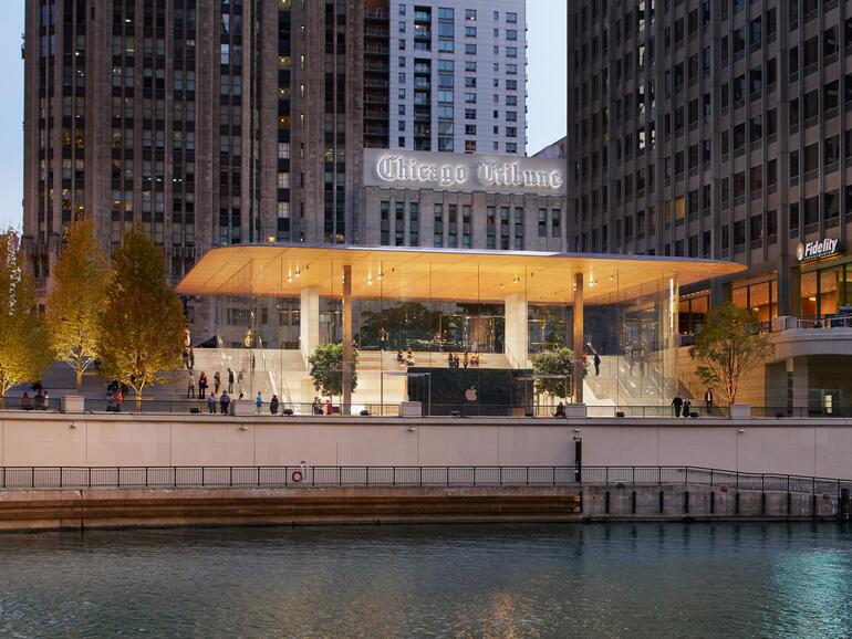 Der Store verbindet den Chicago River mit dem Pioneer Court und der Michigan Avenue.