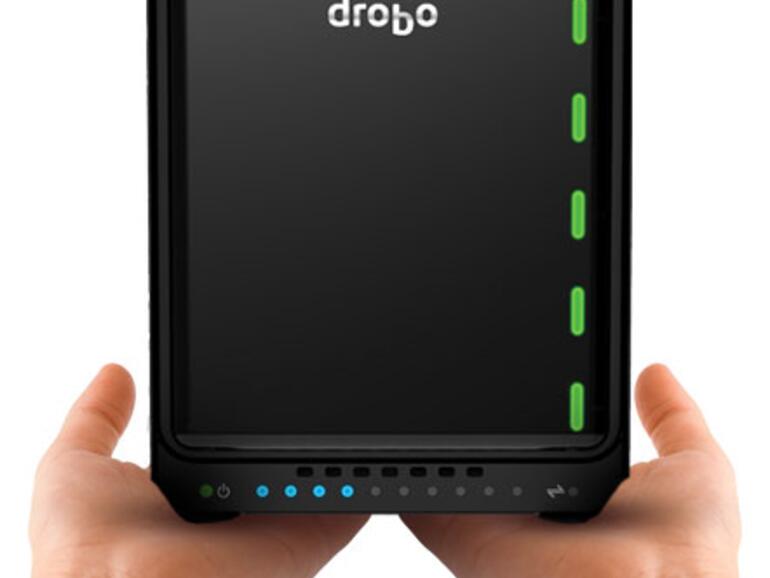 Das Drobo 5N2 überzeugt vor allem durch die Einfachheit in der Einrichtung und Bedienung, sowie der Möglichkeit praktisch jede verfügbare Festplatte einsetzen zu können.