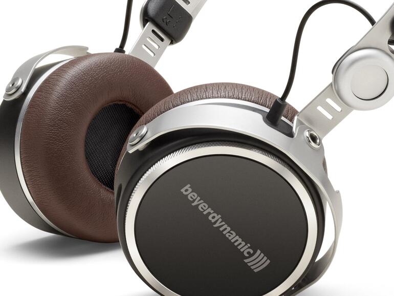 Exklusives Design trifft auf hochwertige Verarbeitung und personalisierbares Klangerlebnis: Der beyerdynamic Aventho wireless verschiebt die Messlatte für Bluetooth-Kopfhörer deutlich nach oben.