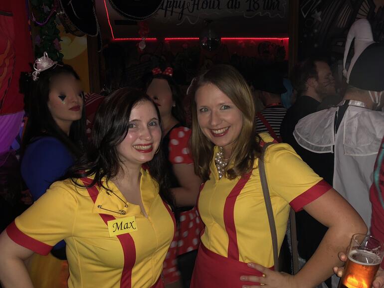 Der TrueTone-Flash macht auf Partys einen erstaunlich guten Job. Dennoch lohnt es sich manchmal, ihn wegzulassen. 