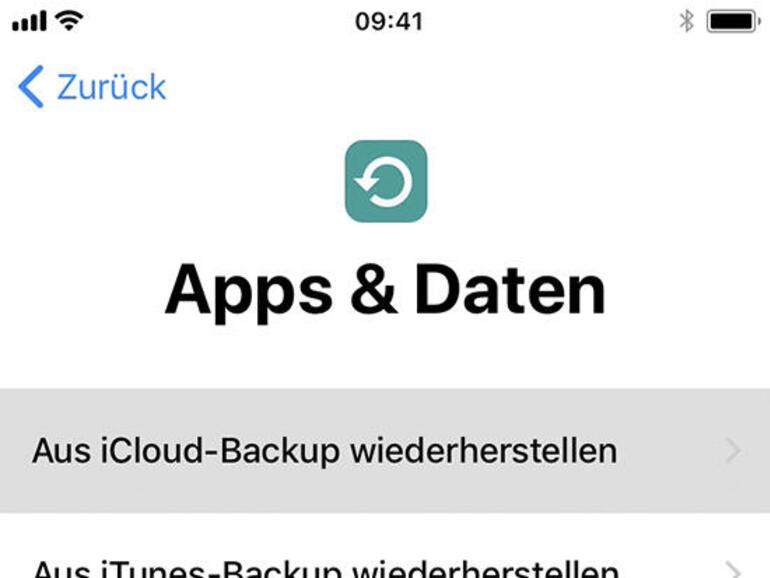 2 Schalten Sie Ihr iPhone ein. Folgen Sie den Bildschirmanweisungen, bis Ihnen die Möglichkeit aufgezeigt wird, Apps und Daten zu übernehmen. Wählen Sie „Daten von Android übernehmen”.
