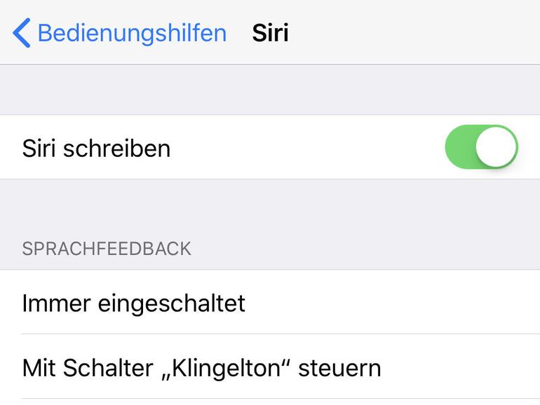 Auch auf dem iPhone und iPad können Sie Siri schreiben: Sie aktivieren die Funktion in den „Bedienungshilfen“ der iOS-Systemeinstellungen.