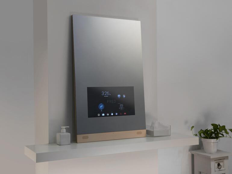 „Fred“ ist vor allem ein multifunktionales Tablet und eher zufällig auch noch ein Wandspiegel.