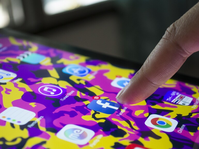 Alle zeigen derzeit mit dem Finger auf Facebook....