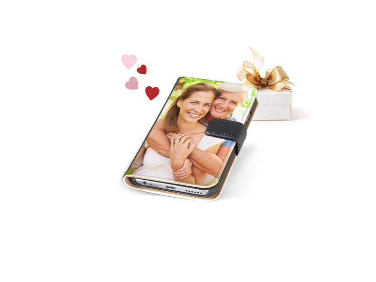 Bei solch einer Pixum-Fotohülle greift man doch immer wieder gerne zum Smartphone. Pixum liefert für mehr als 2500 Modelle Hüllen mit individuellem Fotomotiv.