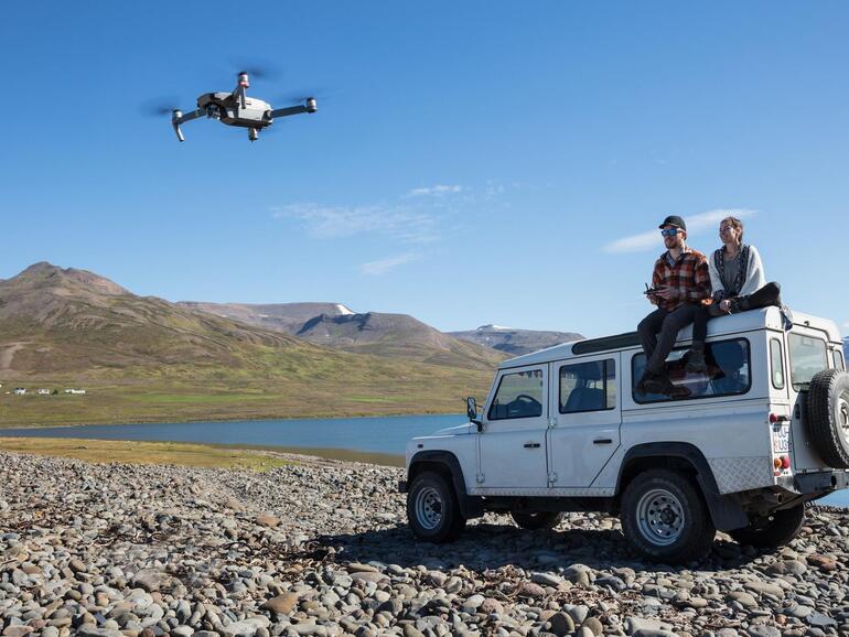 Die Mavic Pro von DJI lässt sich für einen einfachen Transport zusammenfalten.