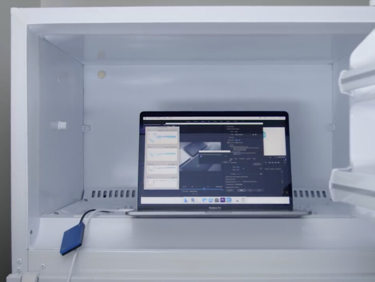 MacBook Pro 15-Zoll mit Intel Core i9 im Kühlschrank