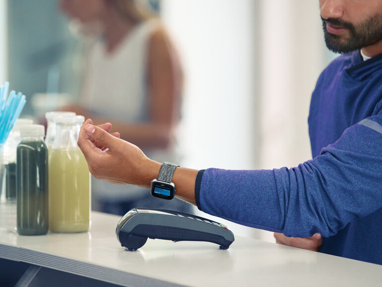 Fitbit Pay mit Fitbit Ionic für Visa-Card-Kunden der BW-Bank