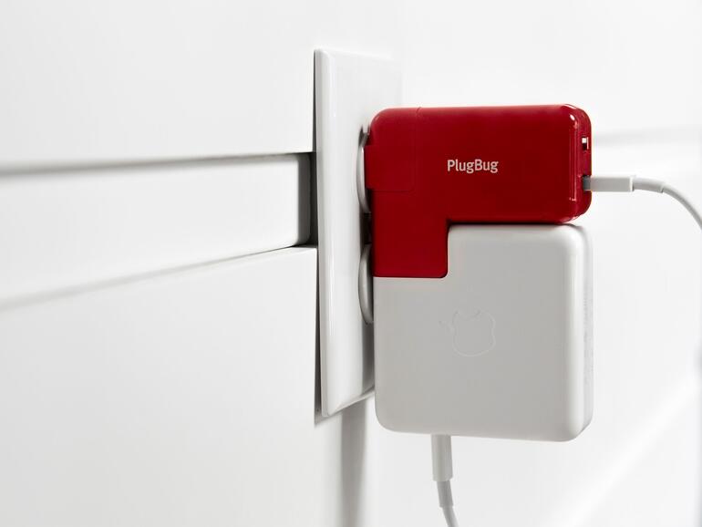 PlugBug Duo dockt am MacBook-Ladegerät an