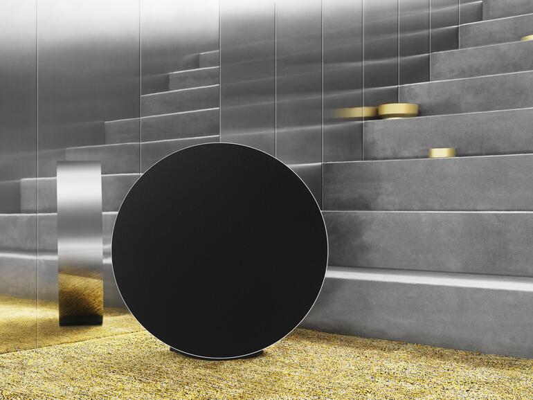 Beosound Edge am Boden