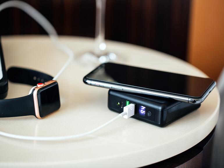 iPhone und Apple Watch gleichzeitig laden