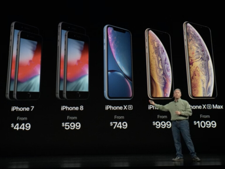 Phil Schiller zeigt die Preise aller aktuellen iPhone-Modelle von 7 bis XS Max.