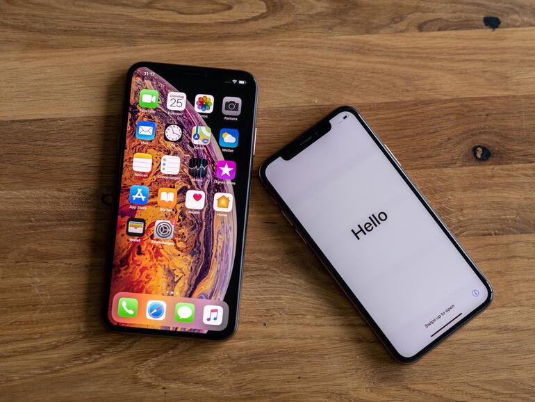 Wer bislang die Plus-Modelle mochte, kommt mit dem großen iPhone Xs Max klar. Alle anderen greifen zum kleineren Xs.