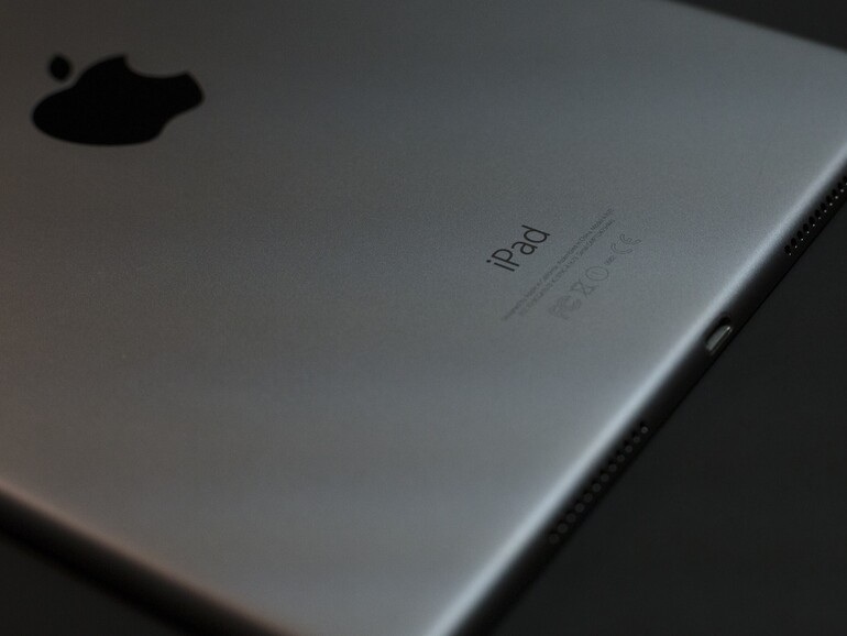 Auf der Rückseite des iPad kann man die Modellnummer ablesen