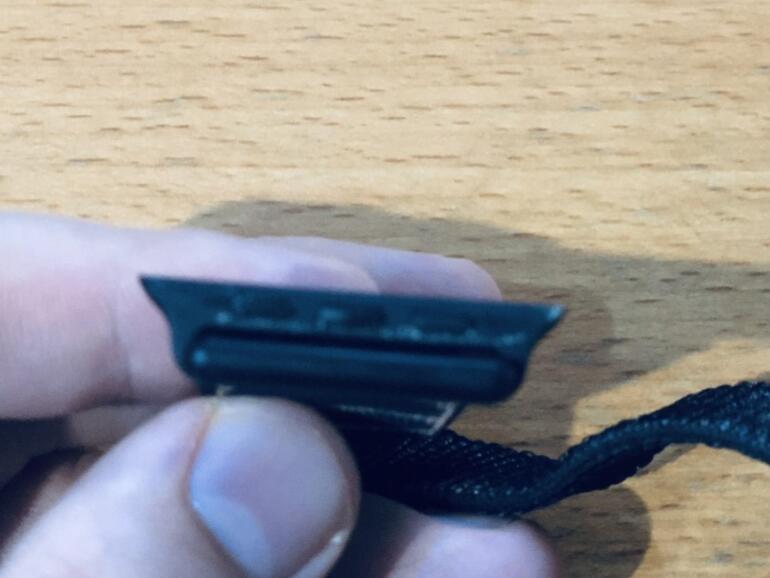 Verbindungsstücke an Armbändern ziehen Schmutz magisch an