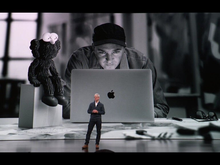 Tim Cook auf der Bühne von Apples Oktober-Keynote in der Brooklyn Academy of Music