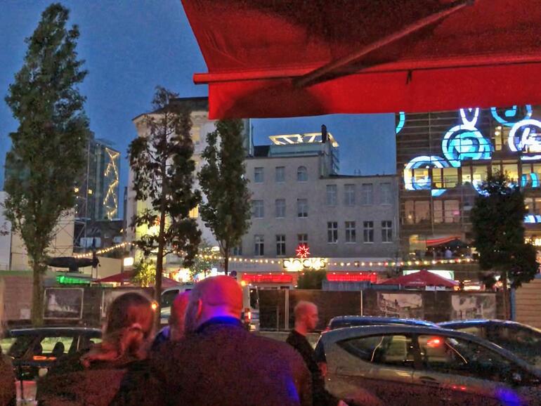 Selbst gedrehte Urlaubsvideos lassen sich direkt auf dem iPhone wiedergeben oder verschicken.