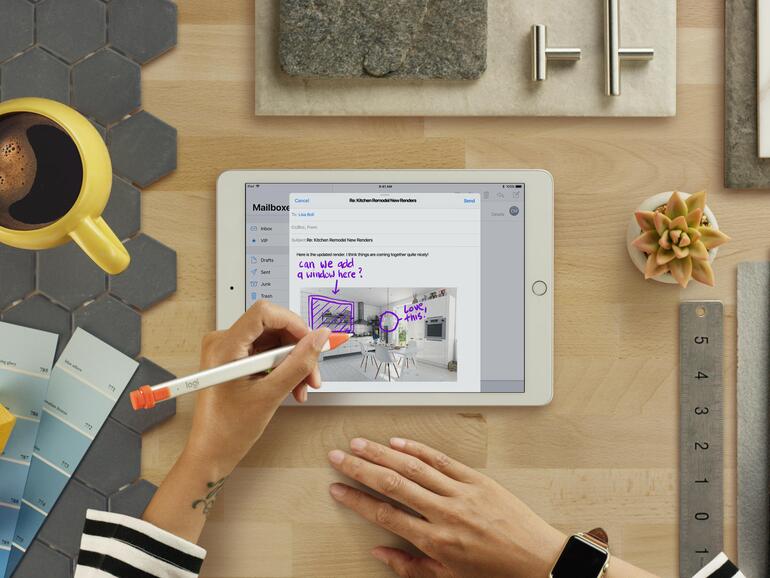 Der Crayon setzt auf die gleiche Technik, die auch im teureren Pencil von Apple steckt. Durch ein Neigen des Stifts lässt sich etwa die Strichbreite variieren, eine Eingabeverzögerung ist nicht wahrnehmbar.