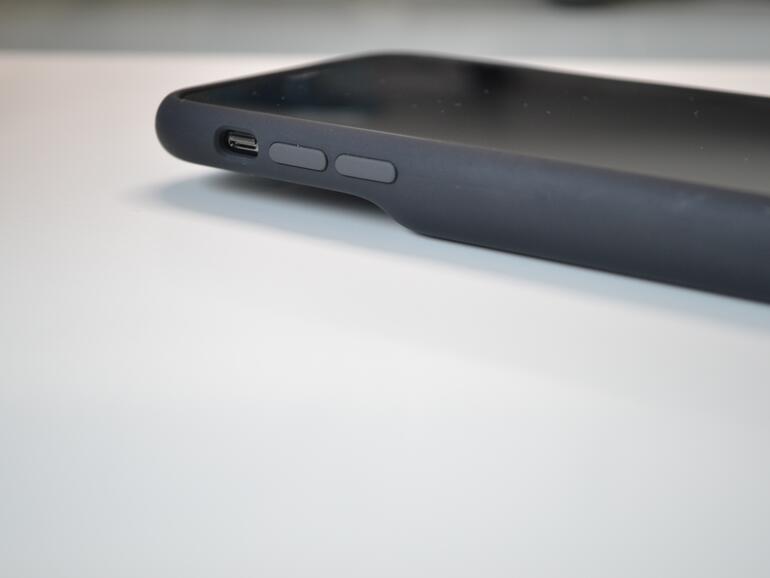 Der Wippschalter ist ausgespart.