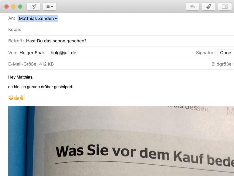 In neue E-Mails lassen sich nun Emojis oder mit dem iPhone geschossene Bilder direkt einfügen. Dafür musste das selten genutzte Vorlagenmenü weichen.