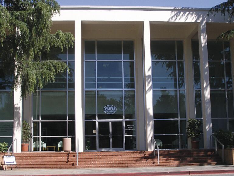 Das SRI fungiert heute als eigenständiges Unternehmen im Bereich der Naturwissenschaften.