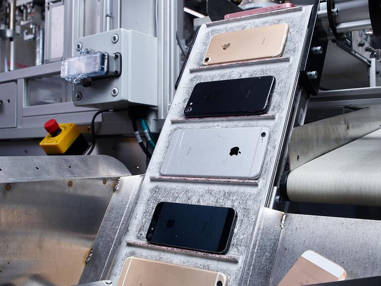 Als Teil seines Material Recovery Lab hat Apple in Großmaschinen investiert, die normalerweise in Elektroschrott-Recyclinganlagen eingesetzt werden.