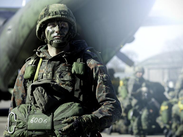 Bei der Übung EISREGEN des Fallschirmjägerbattalions 373.