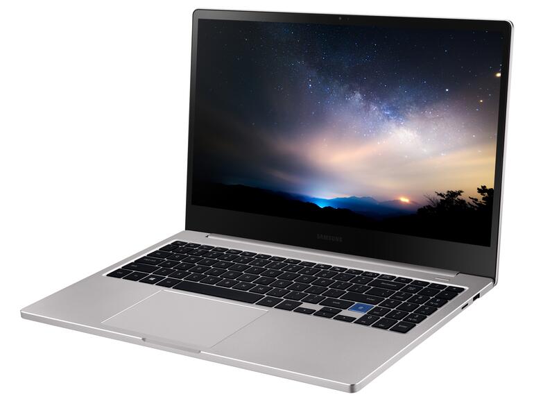 Notebook 7 mit versetztem Trackpad und Ziffernblock an der Tastatur