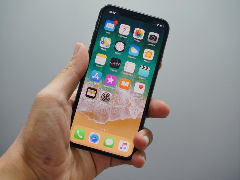 Es wird für manche Menschen immer schwieriger, das iPhone in einer Hand zu halten