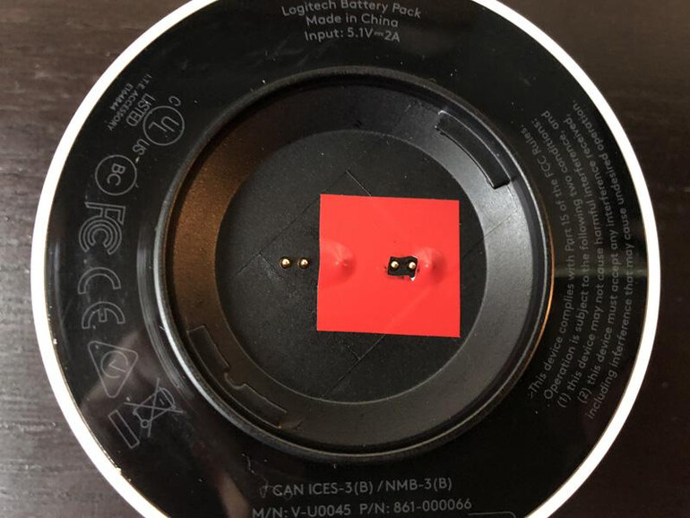 So müssen Sie die Verbindungspins abkleben, damit die kabellose Version der Logitech Circle 2 HomeKit-kompatibel wird