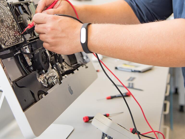 Bester Service für beste Produkte: Apple-zertifizierte Spezialisten kümmern sich im Fall der Fälle bestens um Ihren Mac oder Ihr iPhone.