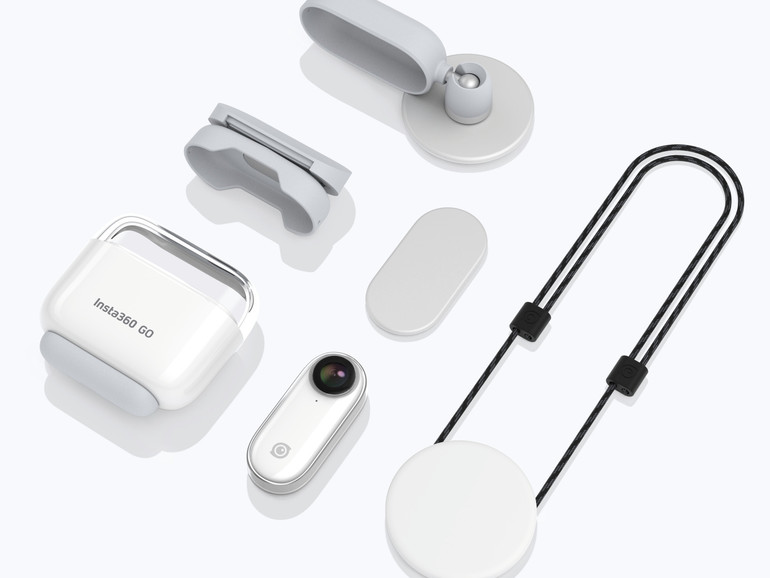 Alles dabei: Im Lieferumfang befinden sich neben der Kamera und der Ladehülle diverse Halterungen, Clips, Ladekabel und ein Magnet-Anhänger. Weiteres Zubehör müssen sich Besitzer also nicht zulegen.