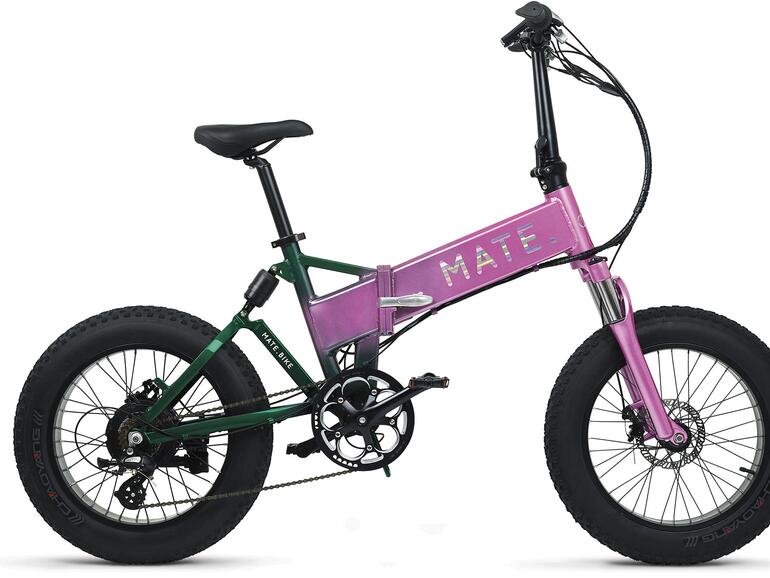 Für Abenteurer eignet sich das Mate. Käufer sollten aber wissen, dass es sich aufgrund seines Gewichts sich nicht zum Herumtragen eignet.