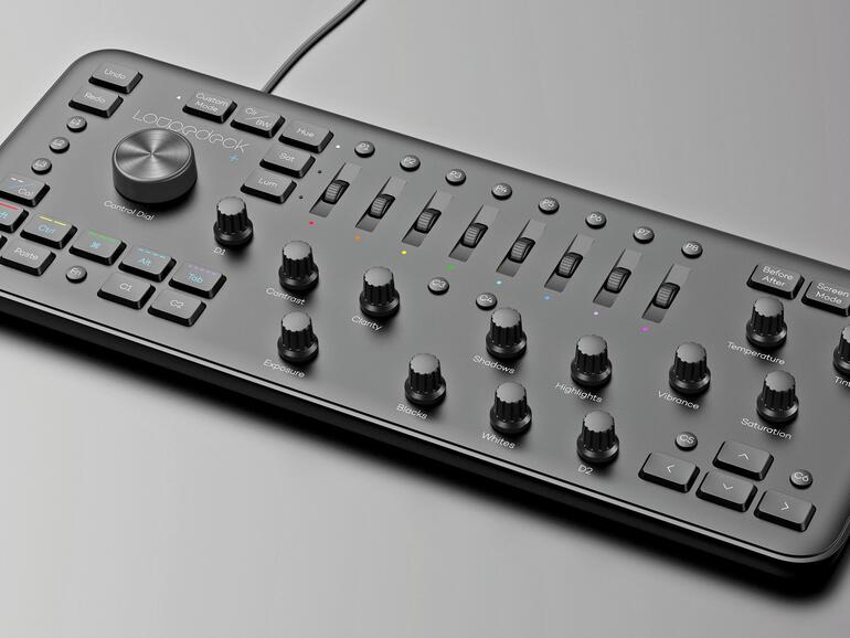40 Knöpfe, 14 Drehregler, 8 Jogdials – die meisten Schalter und Buttons des Loupedeck+ lassen sich programmieren.