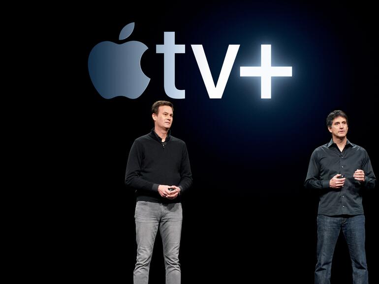 Rückblende: Zack Van Amburg und Jamie Erlicht kündigen im März 2019 den On-Demand-Videostreaming-Abonnement-Service Apple TV+ an
