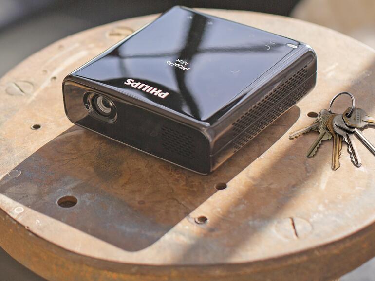 Bis zu 120 Zoll misst das Bild, das der Philips Picopix Max in Full-HD erzeugen kann.