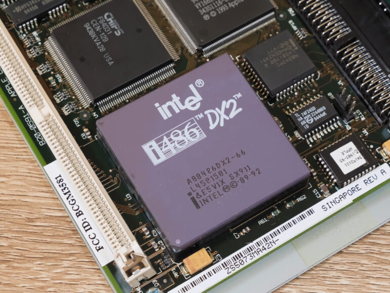 Auf einem Add-on-Board steckte ein Intel 486 DX2 66