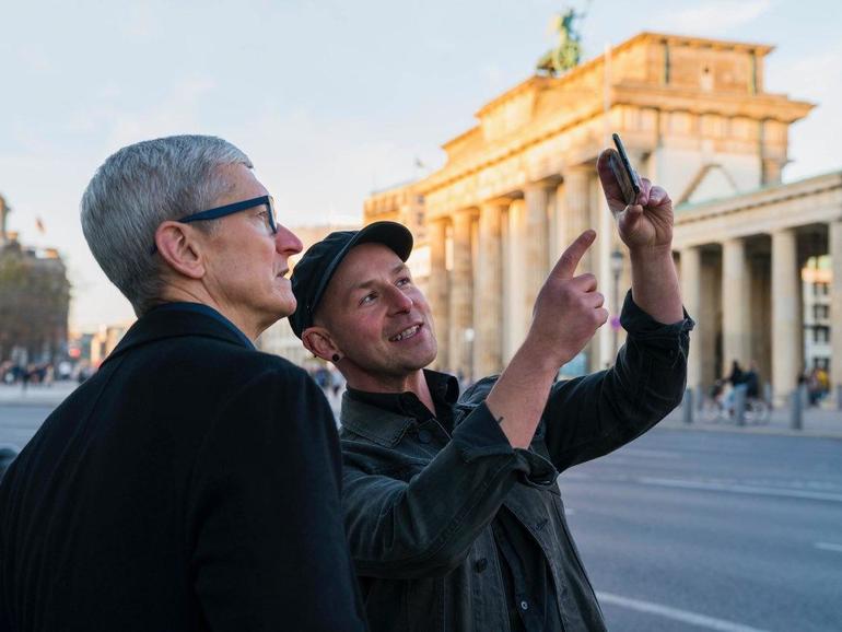 Sogar der Apple-Chef Tim Cook höchstpersönlich hat sich MauAR vom Entwickler Peter Kolski in Berlin zeigen lassen.