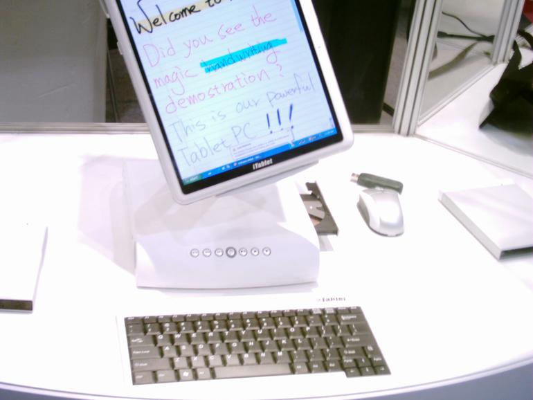 2004 wurde in Hannover auf der CeBIT das iTablet präsentiert