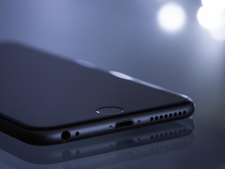 Apples iPhone landet im Q4 2019 vor Samsungs Smartphones, je nachdem, wen man fragt.