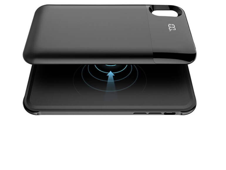 Das hardwrk Magnetic Battery Case kommt in zwei Teilen: Einer soliden aber dennoch dünnen Schutzhüllen und einer potenten Powerbank, die magnetisch an der Hülle haftet und das iPhone im Bedarfsfall ganz ohne Kabel lädt.
