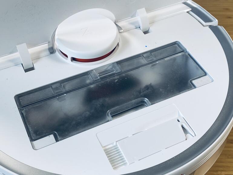 Unverändert ist das Volumen des Staubbehälters – wer regelmäßig saugt und den Behälter ebenso regelmäßig leert, hat keine Probleme mit dessen Größe.