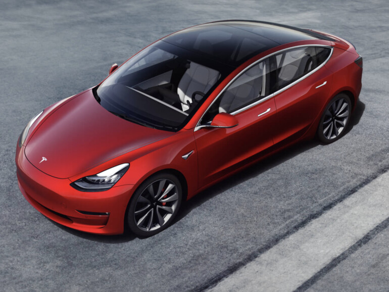 Auch beim Tesla Model 3 kann man schon die Tesla-App oder eine Schlüsselkarte verwenden