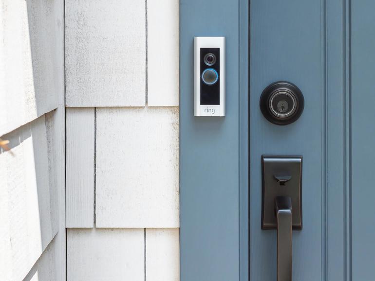 Sehen, wenn der Postmann klingelt: mit der Video-Türklingel von Ring.