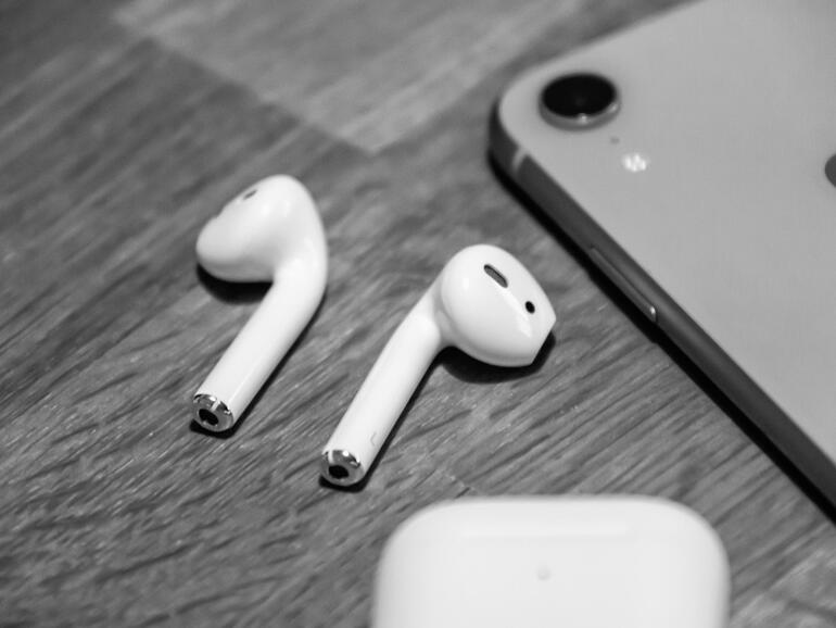 Zusätzlich zu den AirPods 2 und AirPods Pro soll es bald auch Over-Ear-Kopfhörer geben